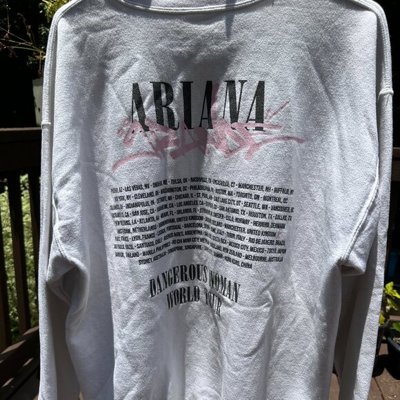 Ariana Grande RARE DWT Crewneck - Picture 3 of 11
